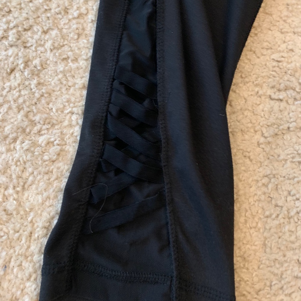 Side detail crop leggings